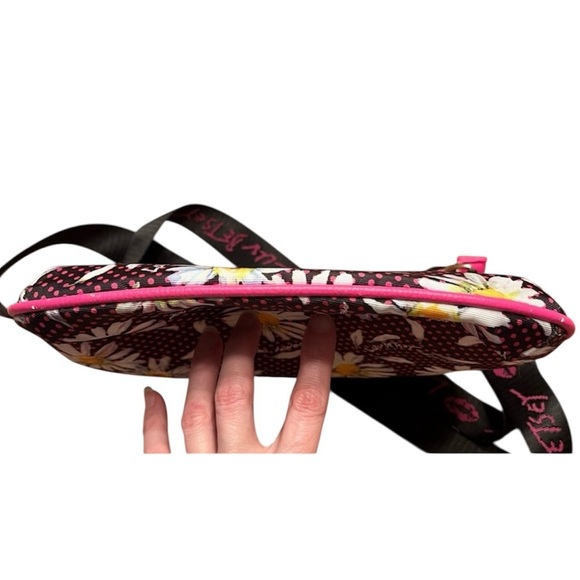 Luv Betsey Betsey Johnson Daisy Polka Dot Crossbody 10” x 10” x .25 - Picture 12 of 15